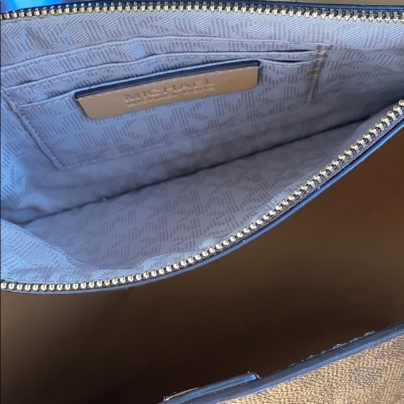 Michael Kors - Picture 3 of 9